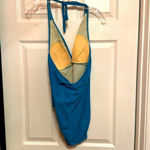 Shapemaker Women’s Swimsuit - Picture 2 of 2